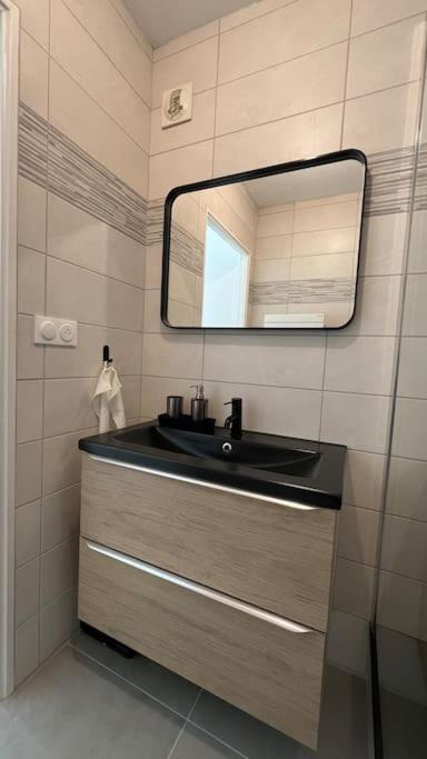 Le Nid Champenois Apartment Reims Bagian luar foto